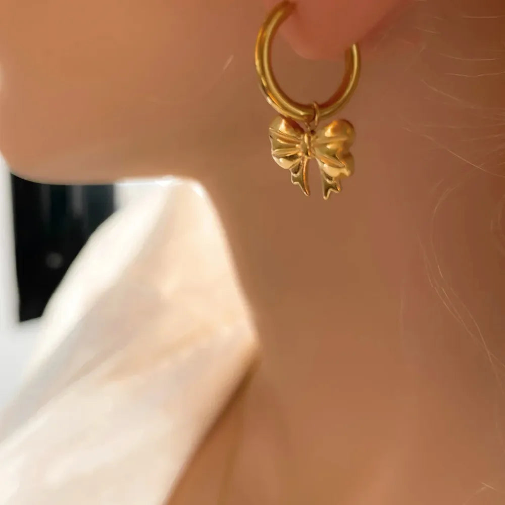 Brinco Laço Dourado 18K - imagem 2 TRIX