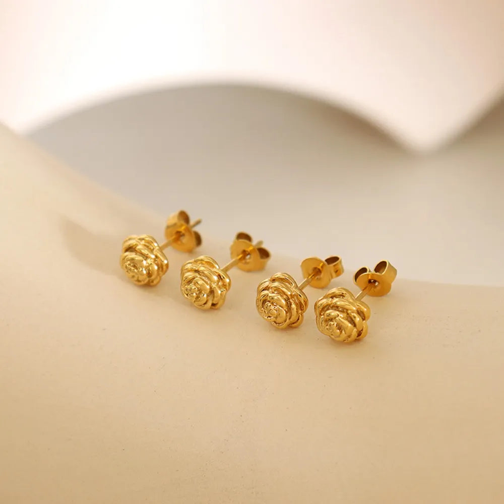 Brinco Flor Mini Dourado TRIX imagem 4 via fornecedor Trendsi