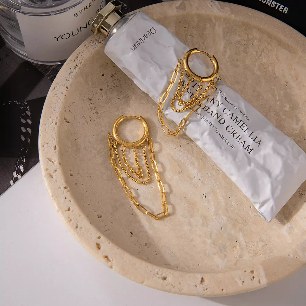 Brinco argola corrente 18K dourado TRIX detalhe